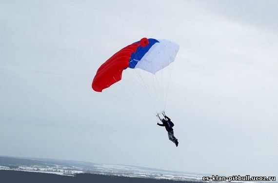 Фото парашютиста в полете